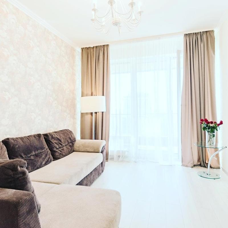 1 Room 60M2 Center Of Obolon Near River Side. With Terrace. 22 Floor Kiev Esterno foto