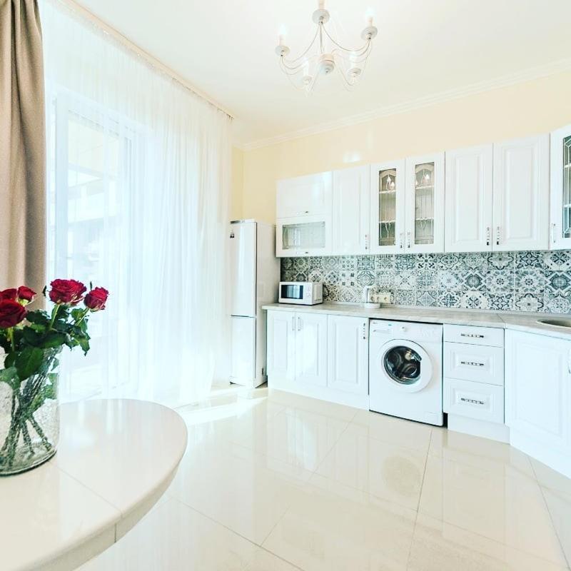 1 Room 60M2 Center Of Obolon Near River Side. With Terrace. 22 Floor Kiev Esterno foto